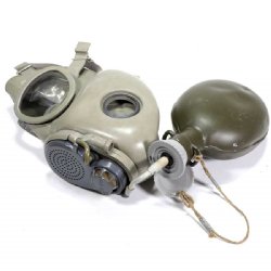 CZECH M60 CANTEEN KIT, CORRECT FOR USE WITH M10M GAS MASK